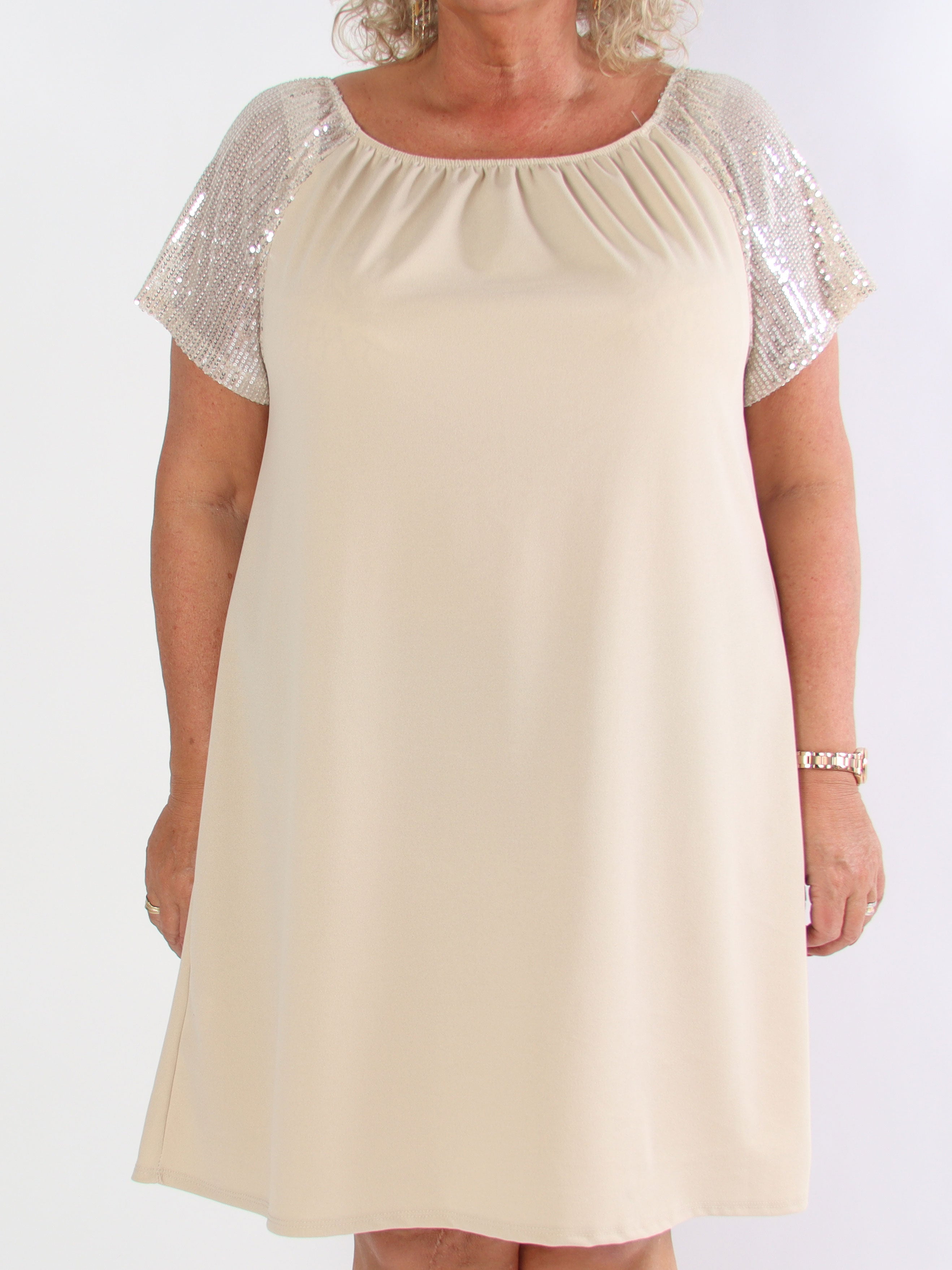 Kim - Sød elastisk plus size kjole med pailletærmer